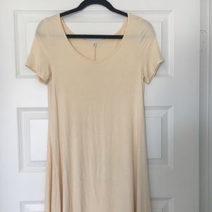 Short Sleeve Scoop Neck Dress
